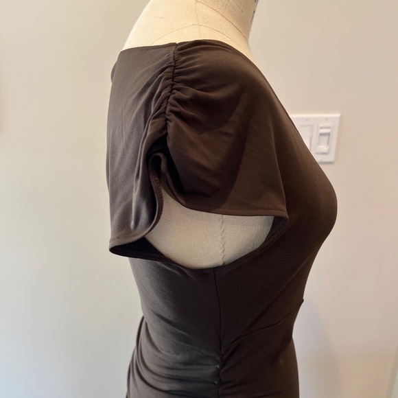 Fitting ruched long dress in brown - Picture 5 of 7